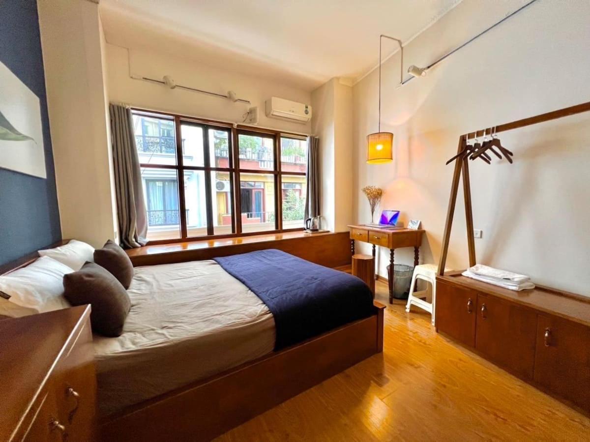 Nice Room Located Right Next To The Old Quarter Can Phong Nhieu Anh Sang Tai Ngay Gan Pho Di Bo Ho Guom Hanoi Exterior photo