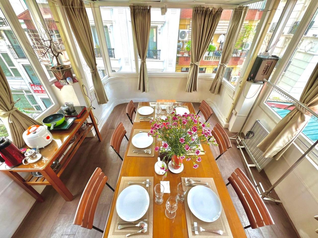 Nice Room Located Right Next To The Old Quarter Can Phong Nhieu Anh Sang Tai Ngay Gan Pho Di Bo Ho Guom Hanoi Exterior photo